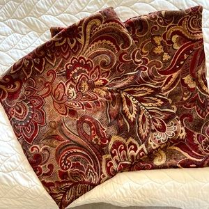 18 inch by 18 inch Pillow Covers with Hidden Zipper Closure